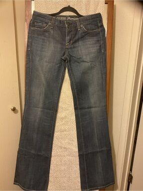 GUESS Dark Blue Flare Jeans with Subtle Fading 💜💜💜